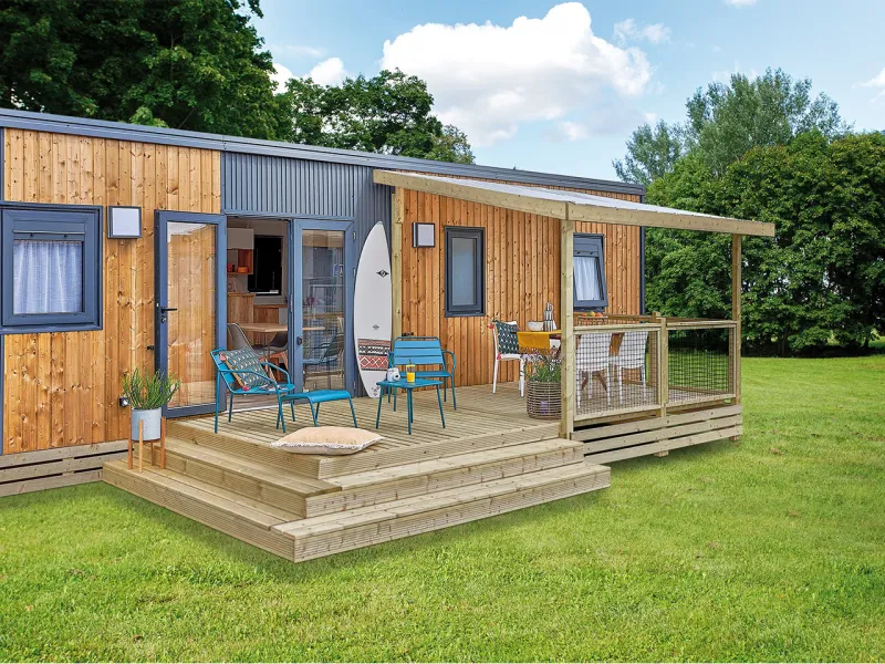 Terrasse bois Podium Classique Clairval Wallys Pyla 6,45x3,10 m couverture toit SUNNY coloris gris avec rambardes pyla et option soubassements